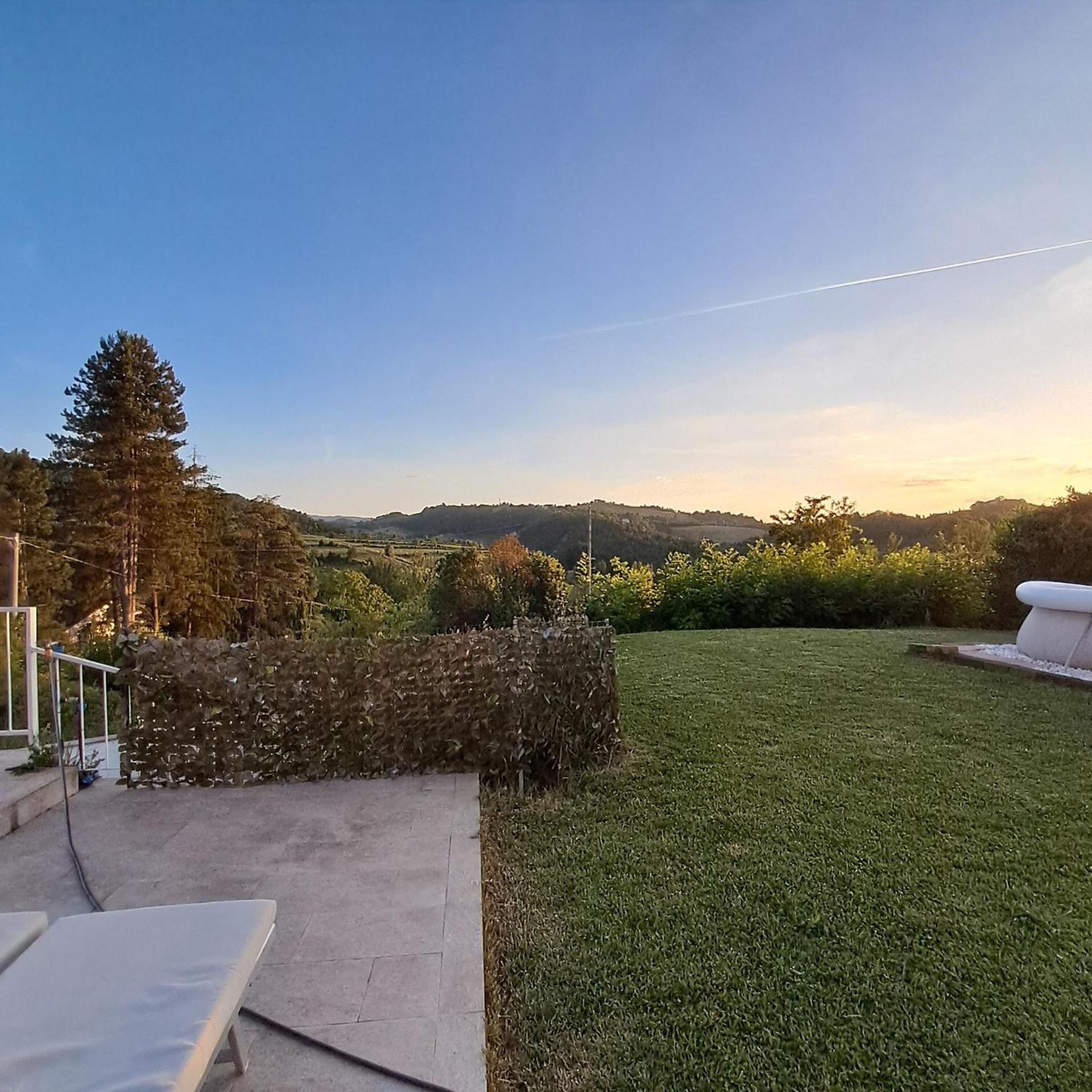 Terrazzaponente Bed & Breakfast Monte San Pietro Luaran gambar